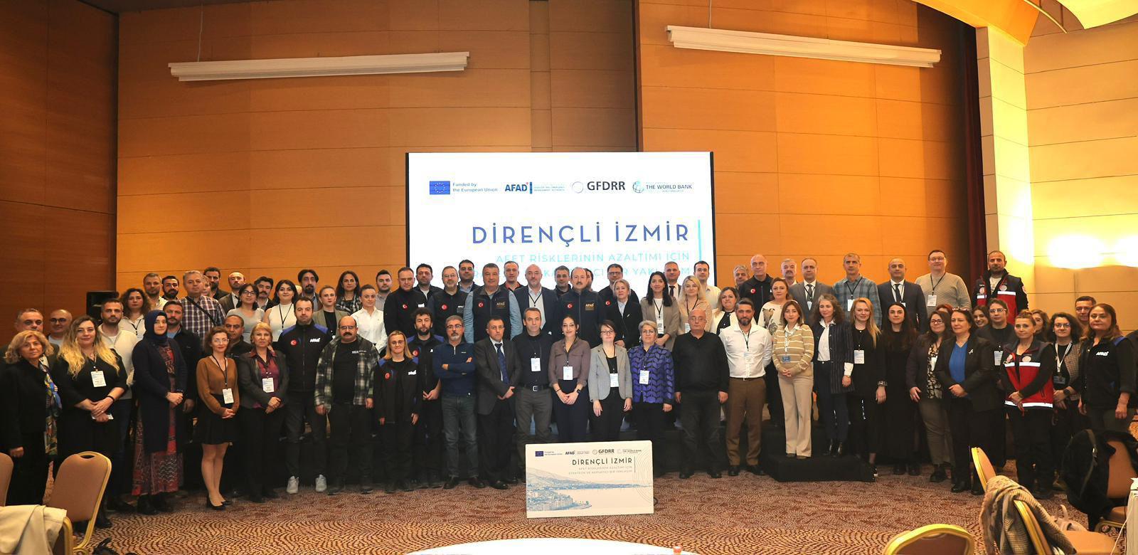 DİRENÇLİ İZMİR: AFET RİSKLERİNİN AZALTIMI İÇİN STRATEJİK VE KAPSAYICI BİR YAKLAŞIM PROJESİ PANEL VE ÇALIŞTAYLARINA KATILDIK.