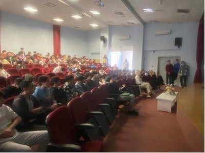 12.05.2022 tarihinde Aziz Bayraktar Anadolu İmam Hatip Lisesinde iklim Krizi konulu söyleşi gerçekleştirildi
